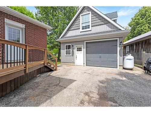 10 Sanders Street, Tillsonburg, ON - Outdoor With Exterior