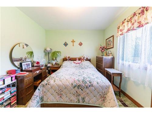 17 Demeyere Avenue, Tillsonburg, ON - Indoor Photo Showing Bedroom