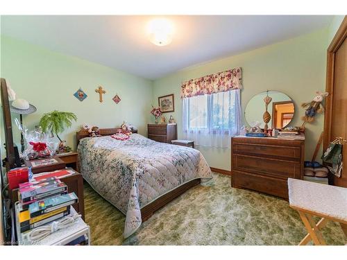 17 Demeyere Avenue, Tillsonburg, ON - Indoor Photo Showing Bedroom