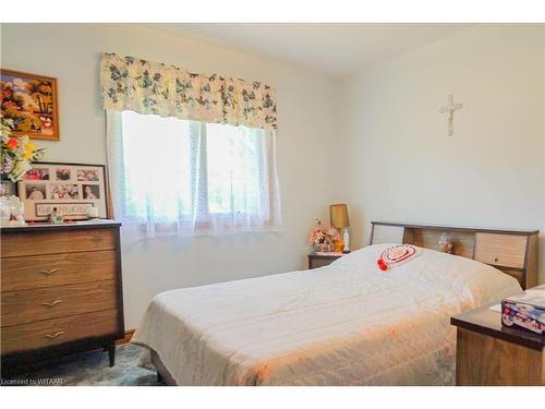 17 Demeyere Avenue, Tillsonburg, ON - Indoor Photo Showing Bedroom