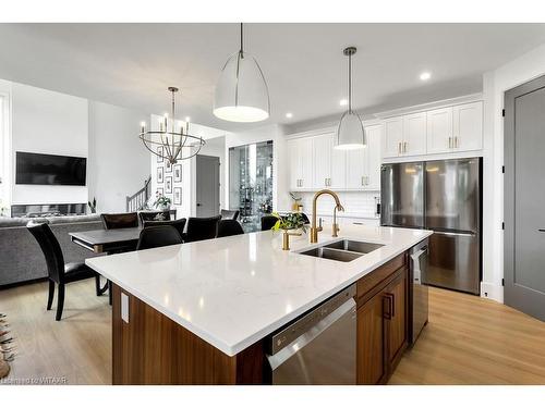 7 Brookside Lane, Tillsonburg, ON - Indoor Photo Showing Kitchen With Double Sink With Upgraded Kitchen