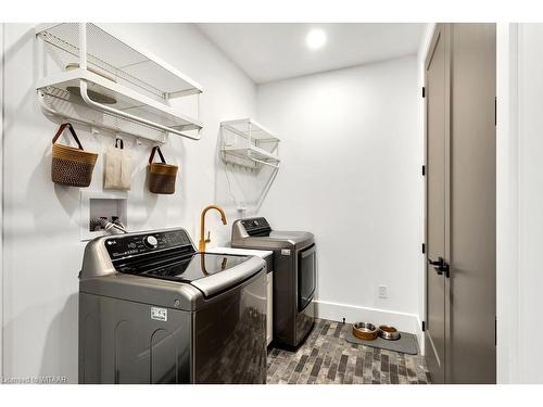 7 Brookside Lane, Tillsonburg, ON - Indoor Photo Showing Laundry Room