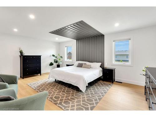 7 Brookside Lane, Tillsonburg, ON - Indoor Photo Showing Bedroom