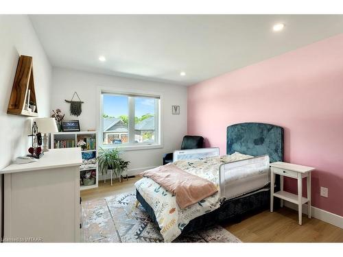 7 Brookside Lane, Tillsonburg, ON - Indoor Photo Showing Bedroom