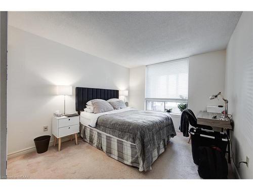 611-1510 Richmond Street, London, ON - Indoor Photo Showing Bedroom