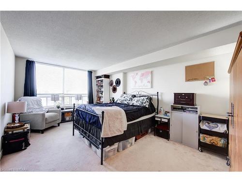 611-1510 Richmond Street, London, ON - Indoor Photo Showing Bedroom