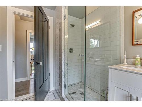 1736 Norfolk County Road 21, Norfolk County, ON - Indoor Photo Showing Bathroom