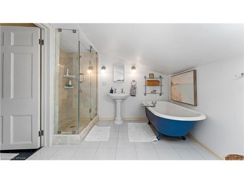 735 Rathbourne Avenue, Woodstock, ON - Indoor Photo Showing Bathroom