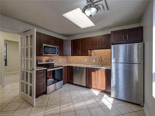 590 Adelaide Street, Woodstock, ON - Indoor Photo Showing Kitchen