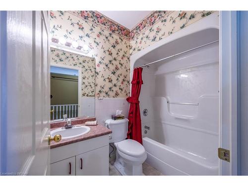 8-99 King Street, Tillsonburg, ON - Indoor Photo Showing Bathroom