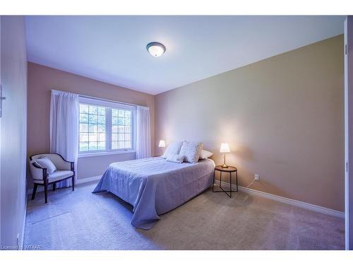 8-99 King Street, Tillsonburg, ON - Indoor Photo Showing Bedroom