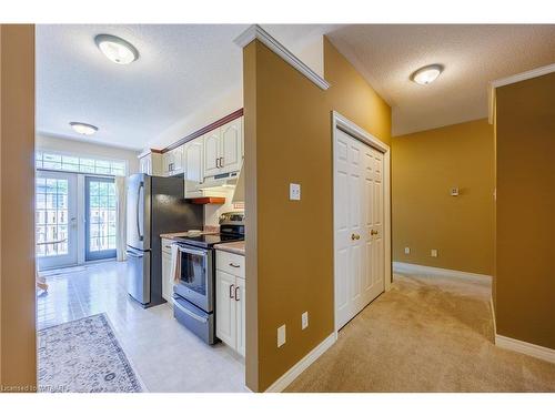 8-99 King Street, Tillsonburg, ON - Indoor Photo Showing Kitchen