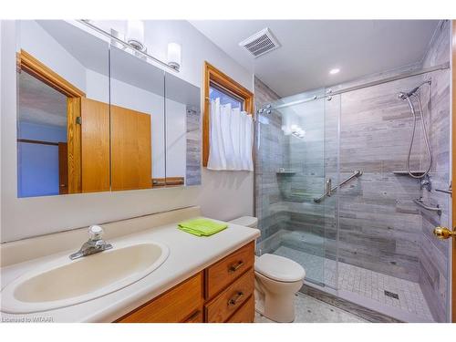 15 Gibson Drive, Tillsonburg, ON - Indoor Photo Showing Bathroom