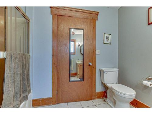 161 Carroll Street, Ingersoll, ON - Indoor Photo Showing Bathroom