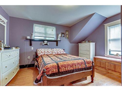 161 Carroll Street, Ingersoll, ON - Indoor Photo Showing Bedroom