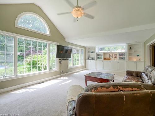 150 Fairview Crescent, Woodstock, ON - Indoor Photo Showing Living Room