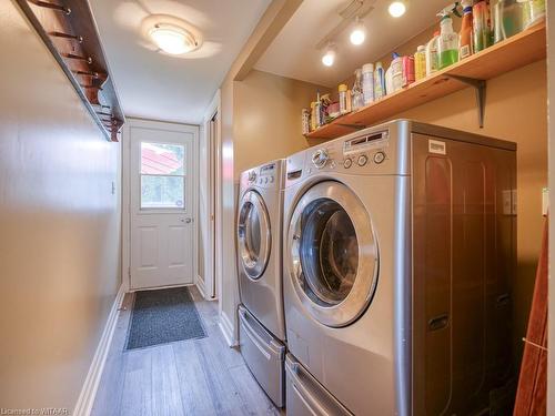 150 Fairview Crescent, Woodstock, ON - Indoor Photo Showing Laundry Room