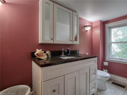 65 Bee Street, Woodstock, ON - Indoor Photo Showing Bathroom