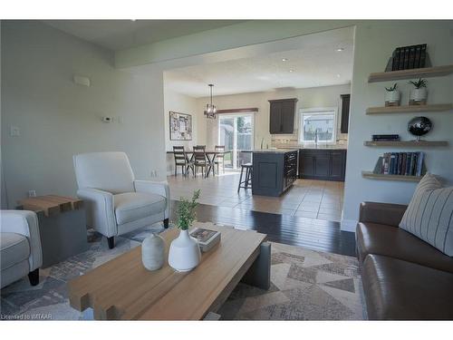 13 Cynthia Avenue, Mount Elgin, ON - Indoor Photo Showing Living Room