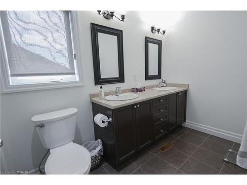 13 Cynthia Avenue, Mount Elgin, ON - Indoor Photo Showing Bathroom