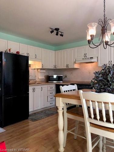 1-23 Wren Court, Tillsonburg, ON - Indoor Photo Showing Kitchen