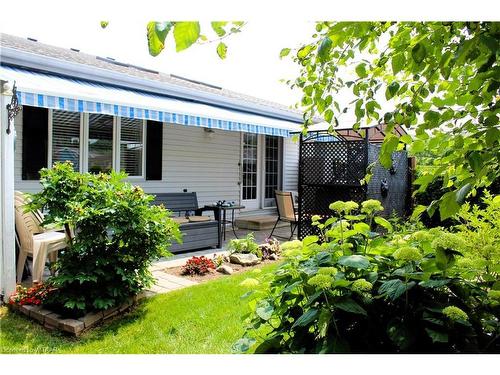 40 Jackson Court, Tillsonburg, ON - Outdoor With Deck Patio Veranda