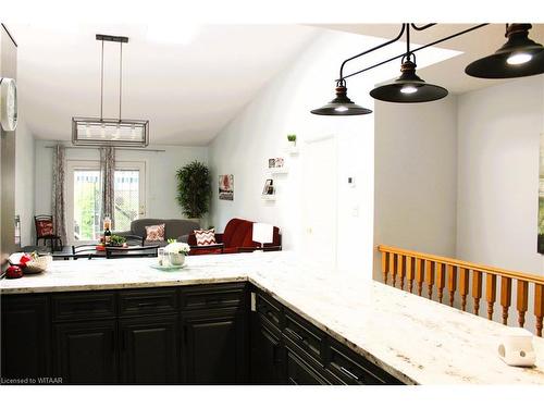 40 Jackson Court, Tillsonburg, ON - Indoor Photo Showing Kitchen