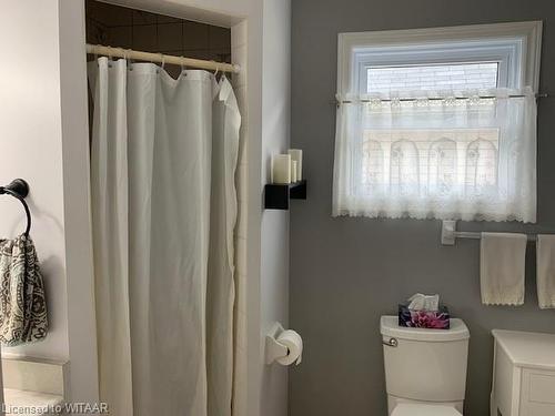 56 Hawkins Crescent, Tillsonburg, ON - Indoor Photo Showing Bathroom