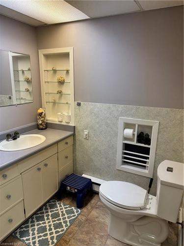 28 Ann Street, Tillsonburg, ON - Indoor Photo Showing Bathroom