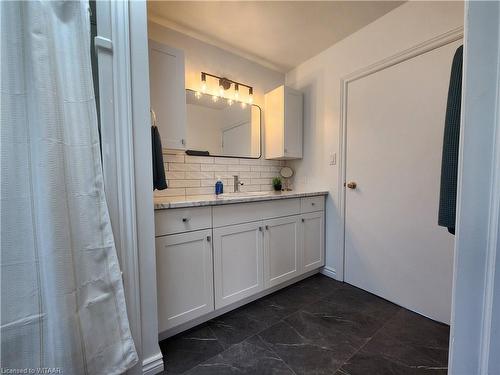 11463 Plank Road Line, Eden, ON - Indoor Photo Showing Bathroom