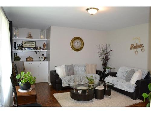 3 Kamps Crescent, Tillsonburg, ON - Indoor Photo Showing Living Room