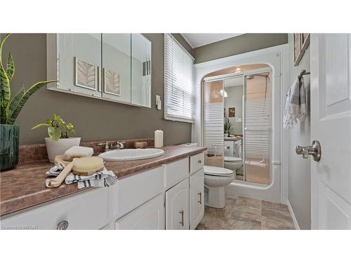 584132 Beachville Road, Ingersoll, ON - Indoor Photo Showing Bathroom