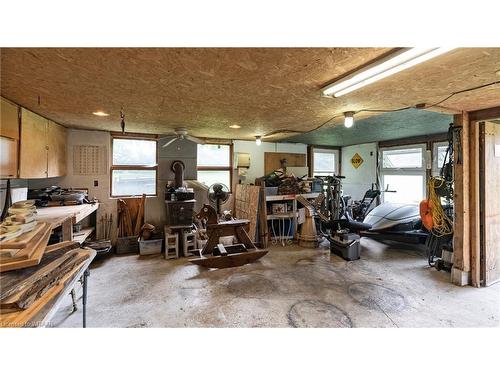 584132 Beachville Road, Ingersoll, ON - Indoor Photo Showing Garage