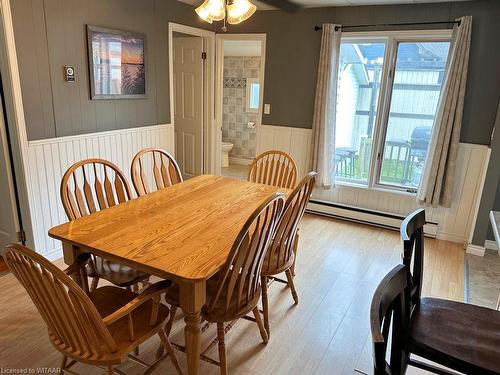 11 Walter Street, Turkey Point, ON - Indoor Photo Showing Dining Room