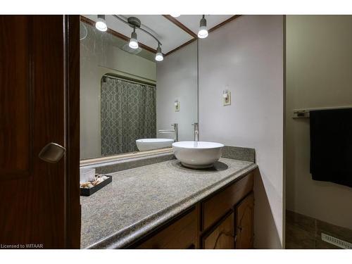 46 Laurel Crescent, Ingersoll, ON - Indoor Photo Showing Bathroom
