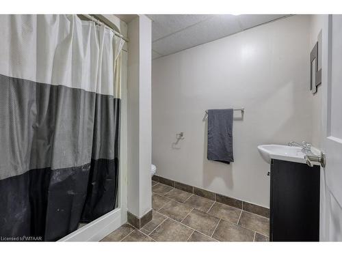 46 Laurel Crescent, Ingersoll, ON - Indoor Photo Showing Bathroom