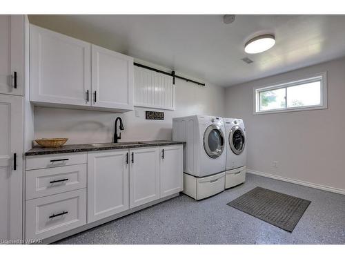 46 Laurel Crescent, Ingersoll, ON - Indoor Photo Showing Laundry Room