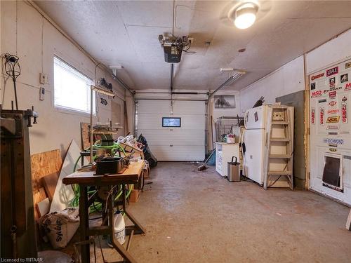 272 Evelyn Avenue, Ingersoll, ON - Indoor Photo Showing Garage