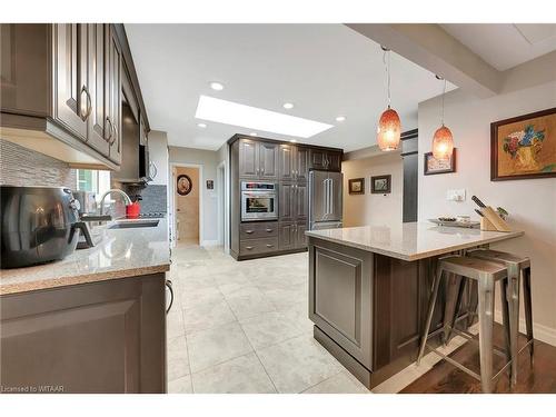70 Highland Crescent, Cambridge, ON - Indoor Photo Showing Kitchen With Upgraded Kitchen