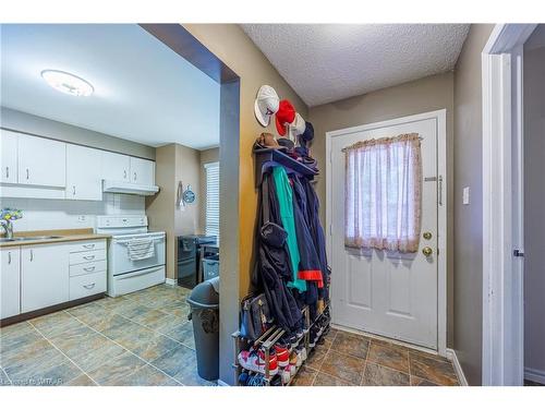 25-409 Thompson Road, London, ON - Indoor Photo Showing Other Room