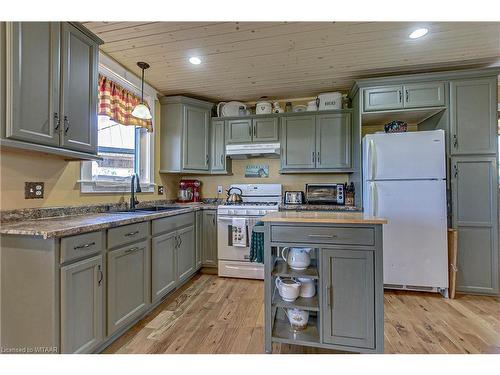 241 Concession 1 Road, Port Rowan, ON - Indoor Photo Showing Kitchen