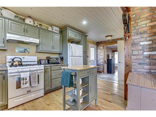 241 Concession 1 Road, Port Rowan, ON - Indoor Photo Showing Kitchen