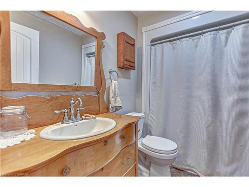 241 Concession 1 Road, Port Rowan, ON - Indoor Photo Showing Bathroom