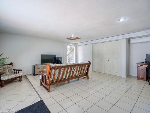 10 Pinehurst Drive, Woodstock, ON - Indoor Photo Showing Other Room