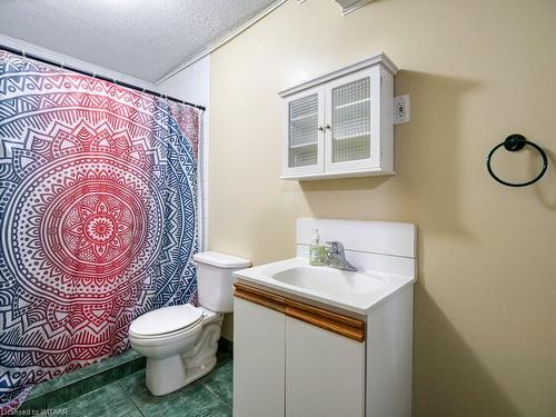 10 Pinehurst Drive, Woodstock, ON - Indoor Photo Showing Bathroom