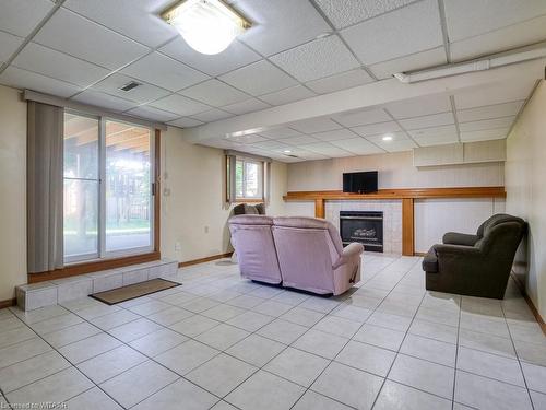 10 Pinehurst Drive, Woodstock, ON - Indoor Photo Showing Other Room