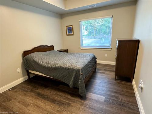 105-8 Centre Street, Norwich, ON - Indoor Photo Showing Bedroom