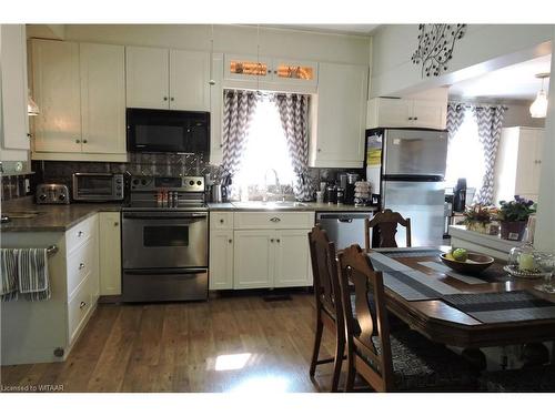 24 Clyde Street, Norwich, ON - Indoor Photo Showing Kitchen