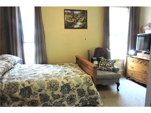 24 Clyde Street, Norwich, ON - Indoor Photo Showing Bedroom