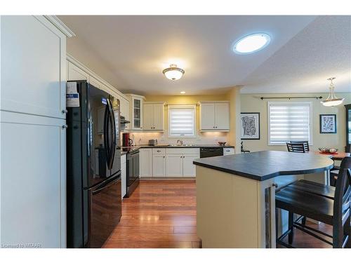 26 Jones Crescent, Tillsonburg, ON - Indoor Photo Showing Kitchen